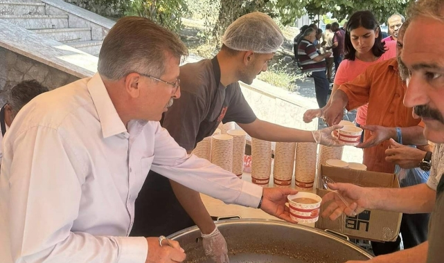 Aşure ikramı yapıldı