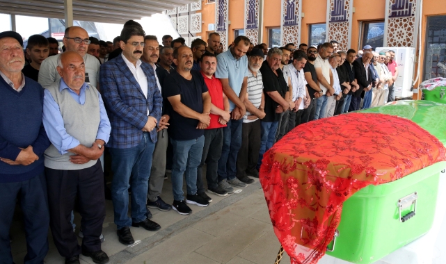 Cenazeleri toprağa verildi