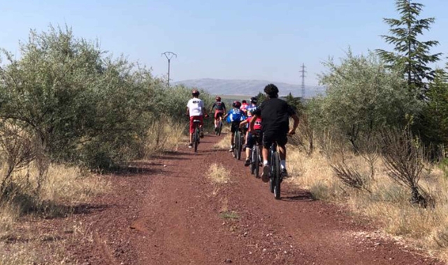 Şehitler anısına pedal çevirdiler