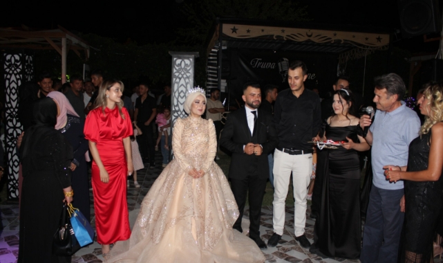 Türkben ve Çetin ailelerinin mutlu günü