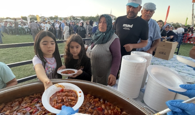 20 bin kişiye güveç ikram edildi
