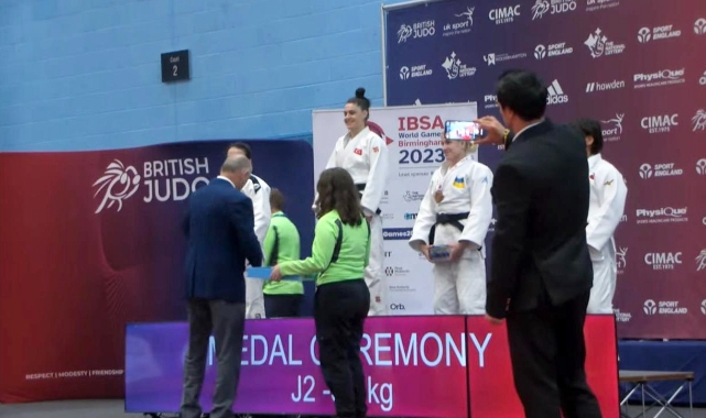 Çelik dünya şampiyonu oldu