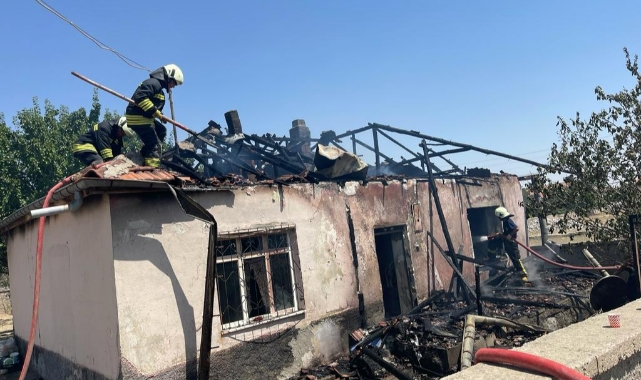 Ev yangını hasara yol açtı