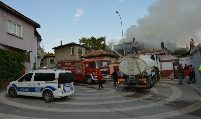 Evde çıkan yangın söndürüldü