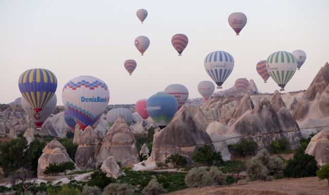 Kapadokya'yı gökyüzünden keşfediyorlar