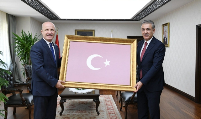 Karaman Valiliğini ziyaret etti