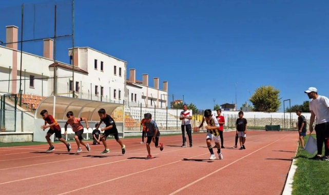 Minikler kıyasıya mücadele ettiler