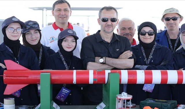 &quot;Roket Yarışması&quot; devam ediyor