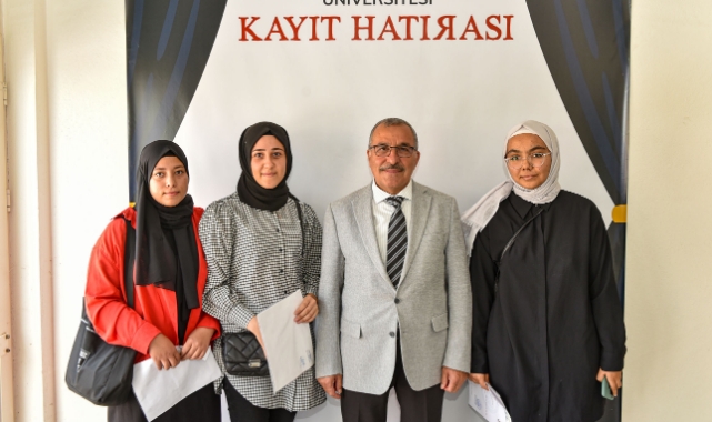 Yeni öğrencilerin kayıt heyecanı