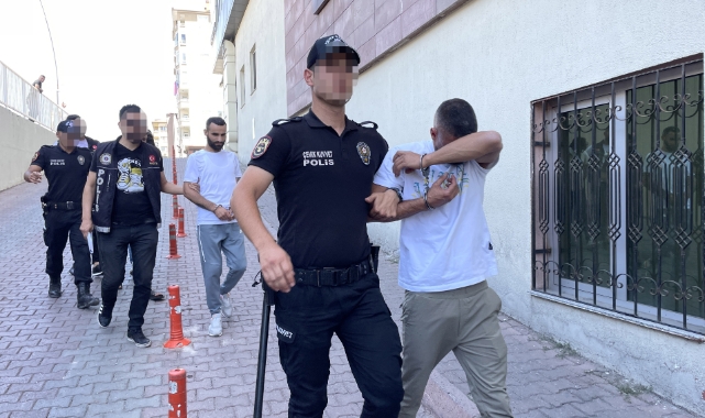 Zehir tacirleri yakalandı