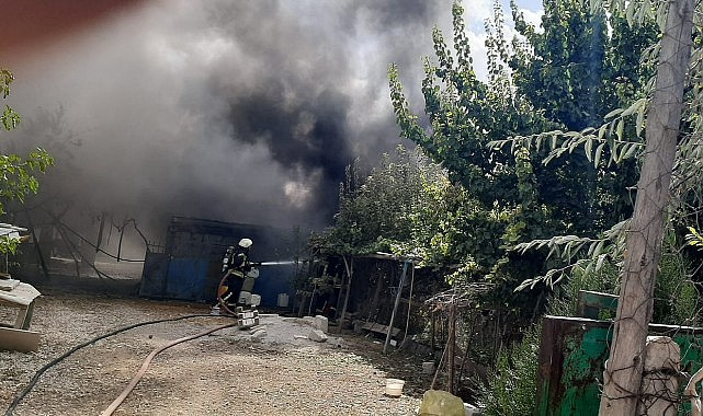 80 metrekarelik depo alev aldı - Karaman