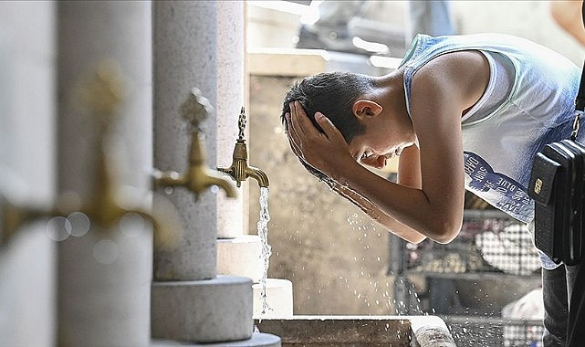 Ağustos ayı yaktı kavurdu