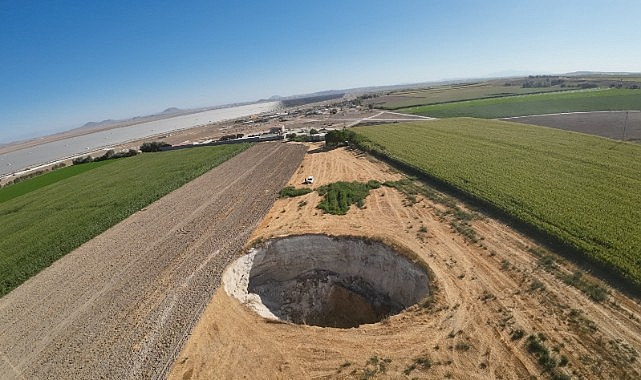 Gün geçmiyor ki obruk oluşmasın!