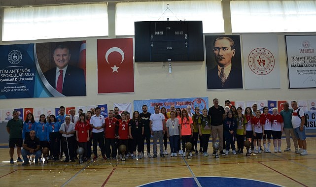 Karaman&#039;da deprem şehitleri anıldı