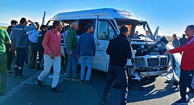 Karaman'da facia - Önce refüje çarptı sonra takla attı