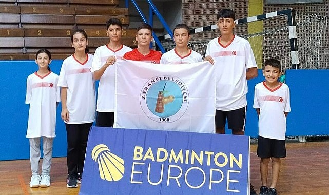 Karamanlı Badmintoncular madalyayla döndü