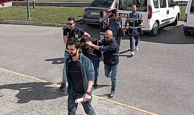 Otomobil hırsızları polisten kaçamadı