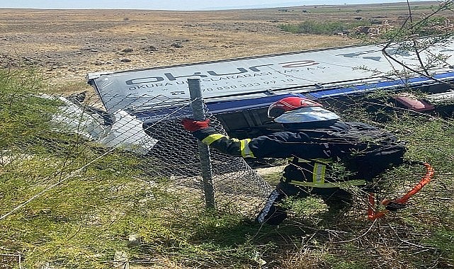 Tırda sıkışan sürücü kurtarıldı