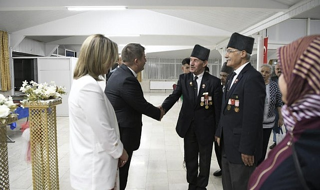 Vali Sarıibrahim Gazilerle bir araya geldi