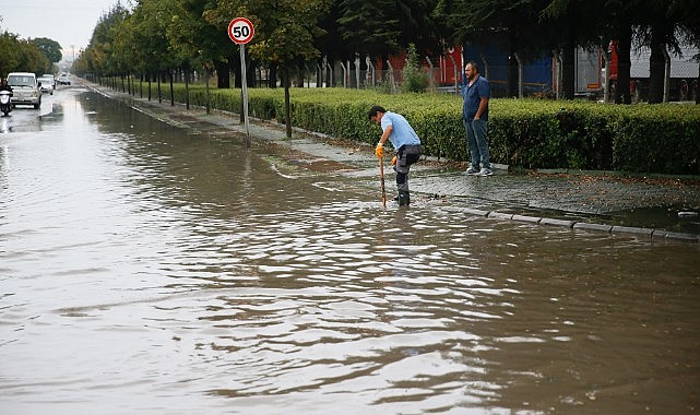 Yollar göle döndü