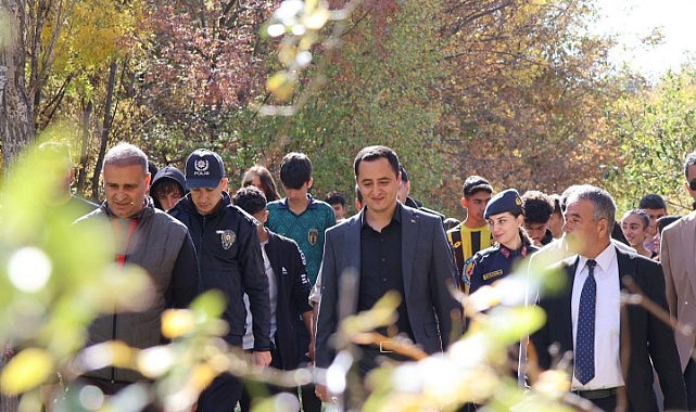 Cumhuriyet için yürüdüler