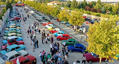 Klasik otomobil tutkunları buluştu