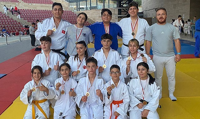 Madalyalarla döndüler