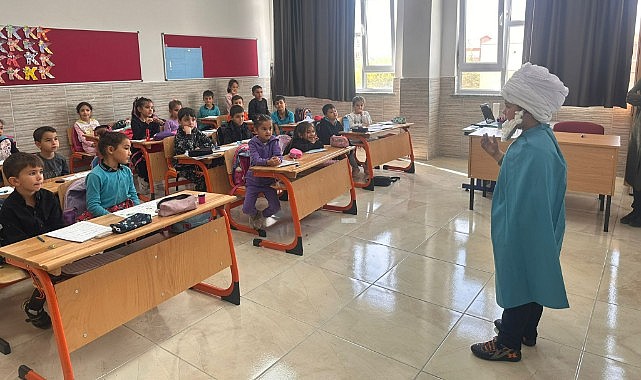 Öğrenciler Ecdadının ışığında