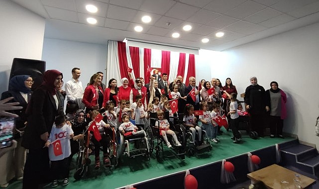 Özel öğrencilerden Cumhuriyet coşkusu