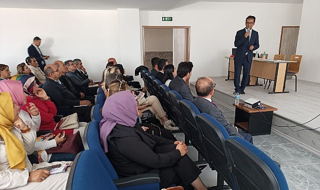 Yönetici ve öğretmenlere seminer verildi