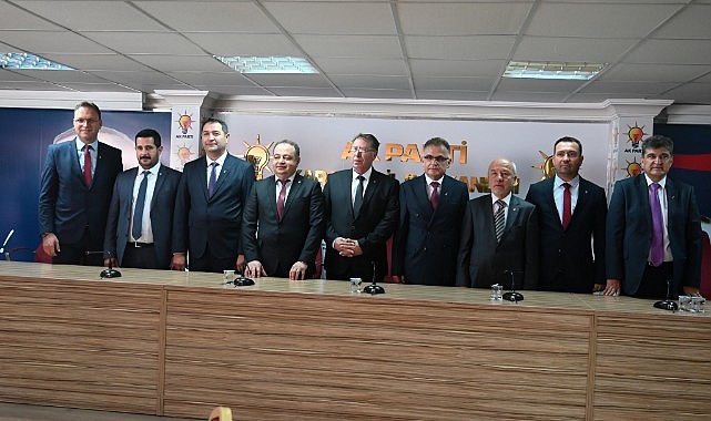 Belediye başkan aday adayları vitrine çıktı