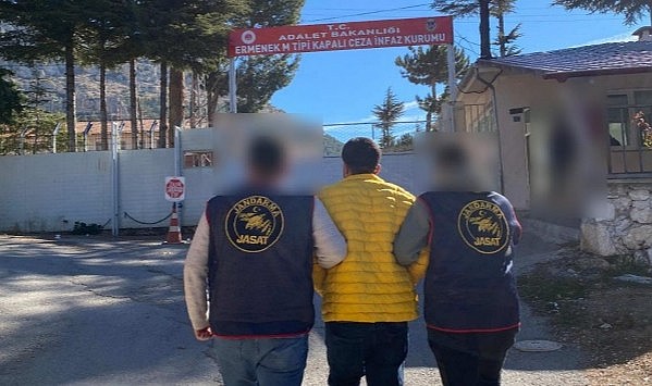 Yakalanmamak için dağlarda yaşadı