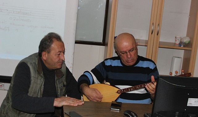 30 yıldır gönül teline vuruyor