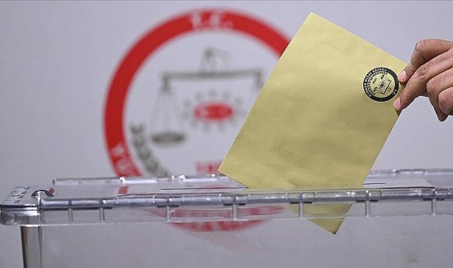 32 ilde oy kullanma saatleri değişti