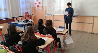 Arkadaşlarına ecdadını anlattı