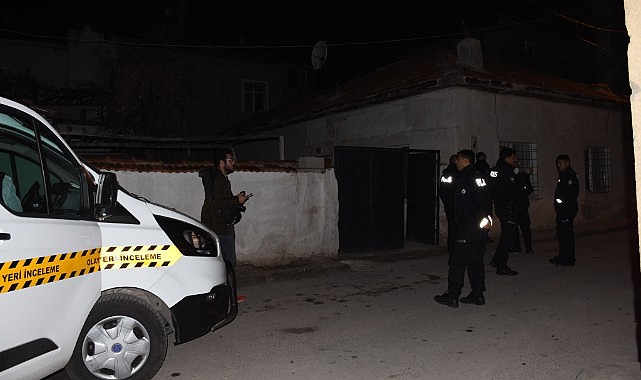 Evinde ölü bulundu
