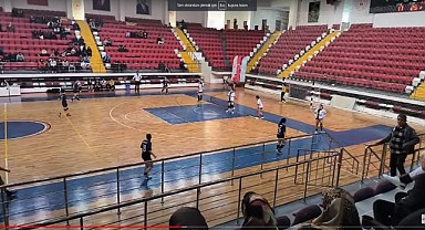 Karaman Minik Atılım SK - Polatlı Belediyespor karşılaşmasının ikinci yarısı...