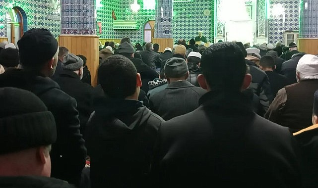 Karaman Sabah Namazında Camiye sığmadı