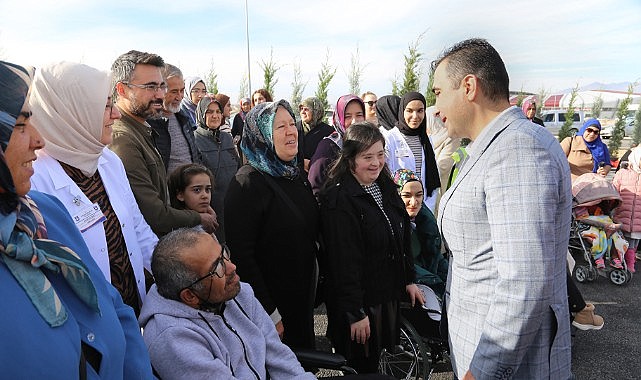 Modern çocuk oyun köyü