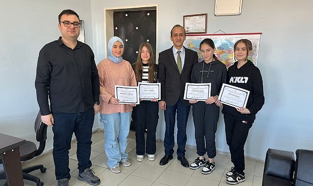 Öğrenciler ödüllendirildi