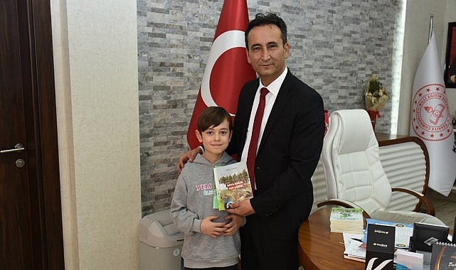 Başarılı öğrenci sevincini Çalışkan&#039;la paylaştı