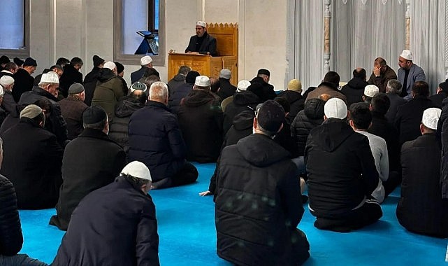 Eller şehitlerimiz için semaya kalktı!