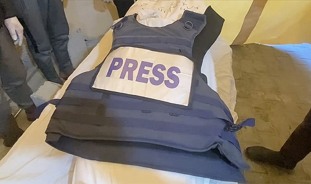 İsrail Gazze&#039;de 2 gazeteciyi öldürdü