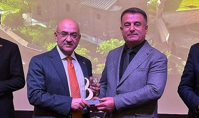 Akçaşehir Hikmet Yirşen&#039;le devam mı
