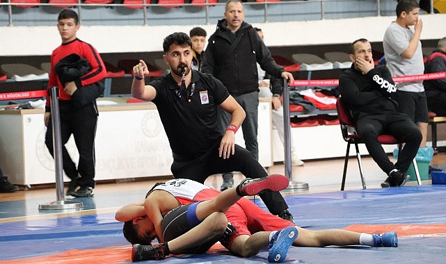 Güreşte heyecan başladı!