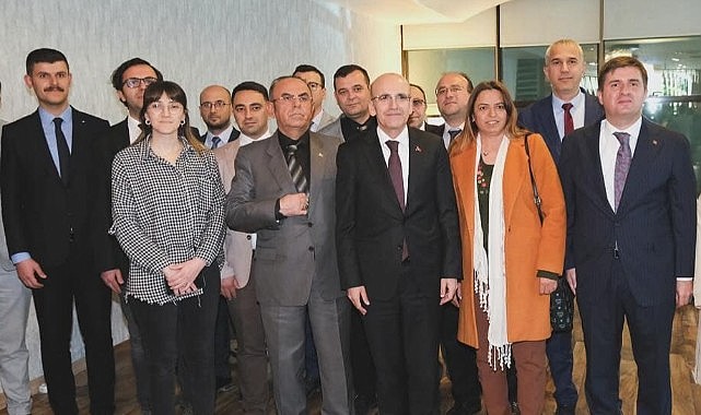 Bakan Şimşek Karaman&#039;da iş insanlarıyla buluştu