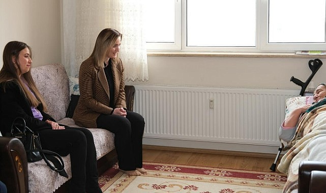 Hatice Sarıibrahim&#039;den yürek ısıtan ziyaret