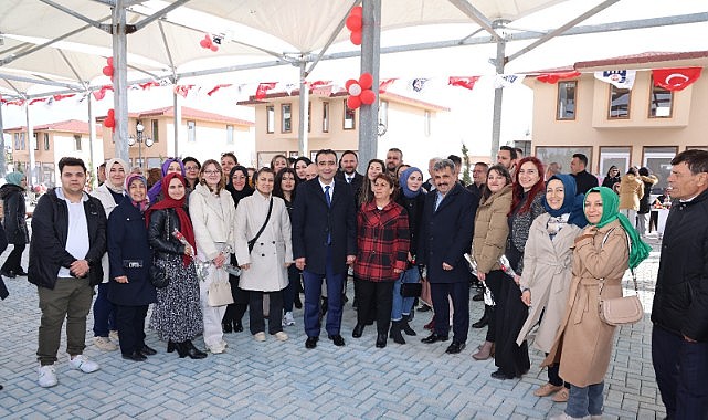 Mümine Hatun Çarşısı Açıldı