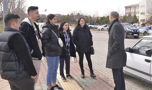 Üniversiteli gençler Akgün&#039;den ne istedi?