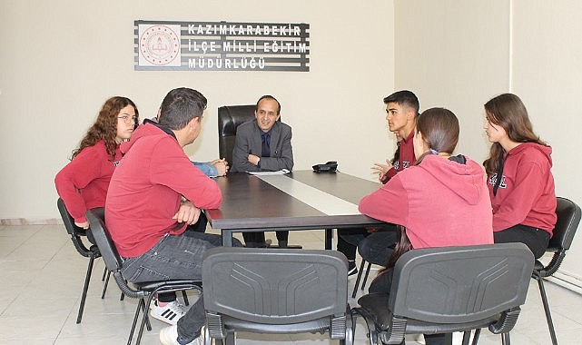 Aileler de kitap okuyor…